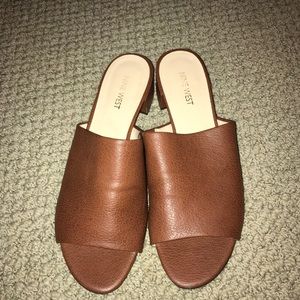 Nine West size 8.5 tan mule